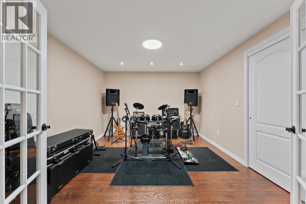 523 GOLFVIEW - Image 27