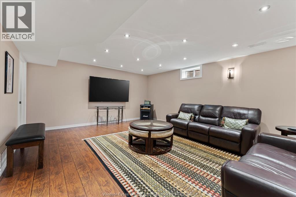 523 GOLFVIEW - Image 29