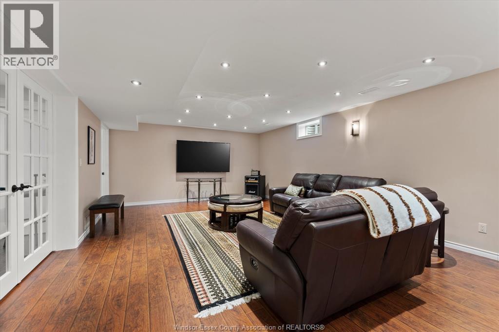 523 GOLFVIEW - Image 30