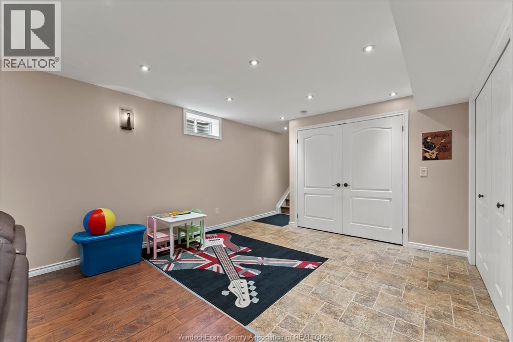 523 GOLFVIEW - Image 31