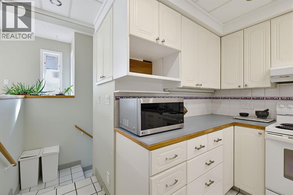 529 18 Avenue NW - photo 13