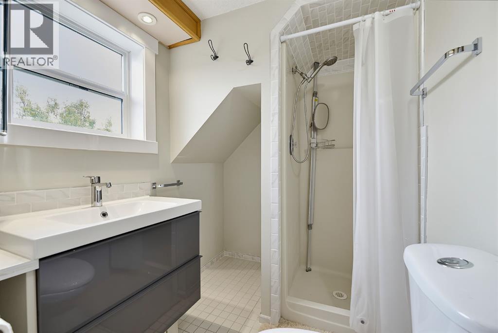 529 18 Avenue NW - photo 26