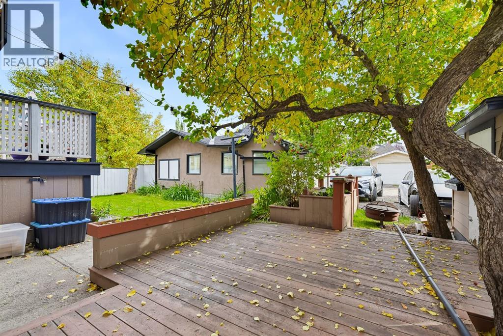 529 18 Avenue NW - photo 40