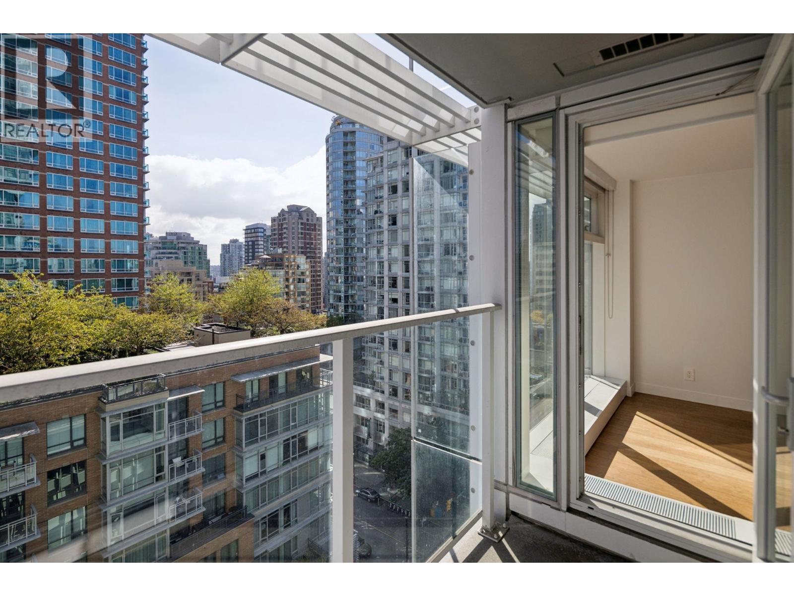 Photo of 1211 777 RICHARDS STREET 18