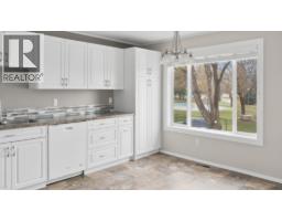 4pc Bathroom - 455 Campbell Avenue, Kamloops, BC V2B3R8 Photo 11