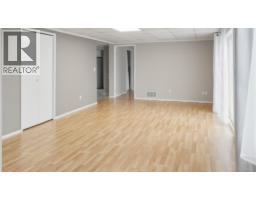 Living room - 455 Campbell Avenue, Kamloops, BC V2B3R8 Photo 6