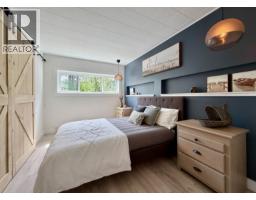 6376 Sunshine Coast Highway, Sechelt, BC V7Z0M3 Photo 12