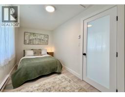 6376 Sunshine Coast Highway, Sechelt, BC V7Z0M3 Photo 18