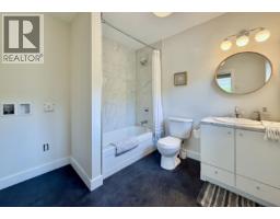6376 Sunshine Coast Highway, Sechelt, BC V7Z0M3 Photo 20