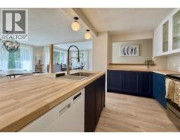 6376 Sunshine Coast Highway, Sechelt, BC V7Z0M3 Photo 8