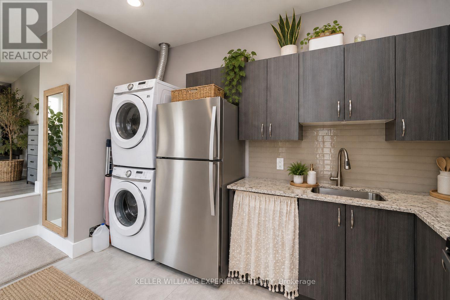 1055 HENRY STREET - 15
