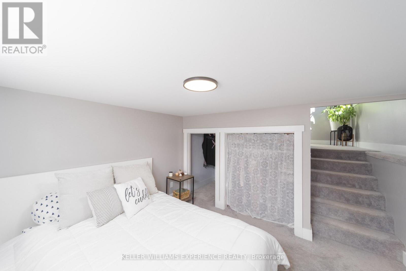 1055 HENRY STREET - 19