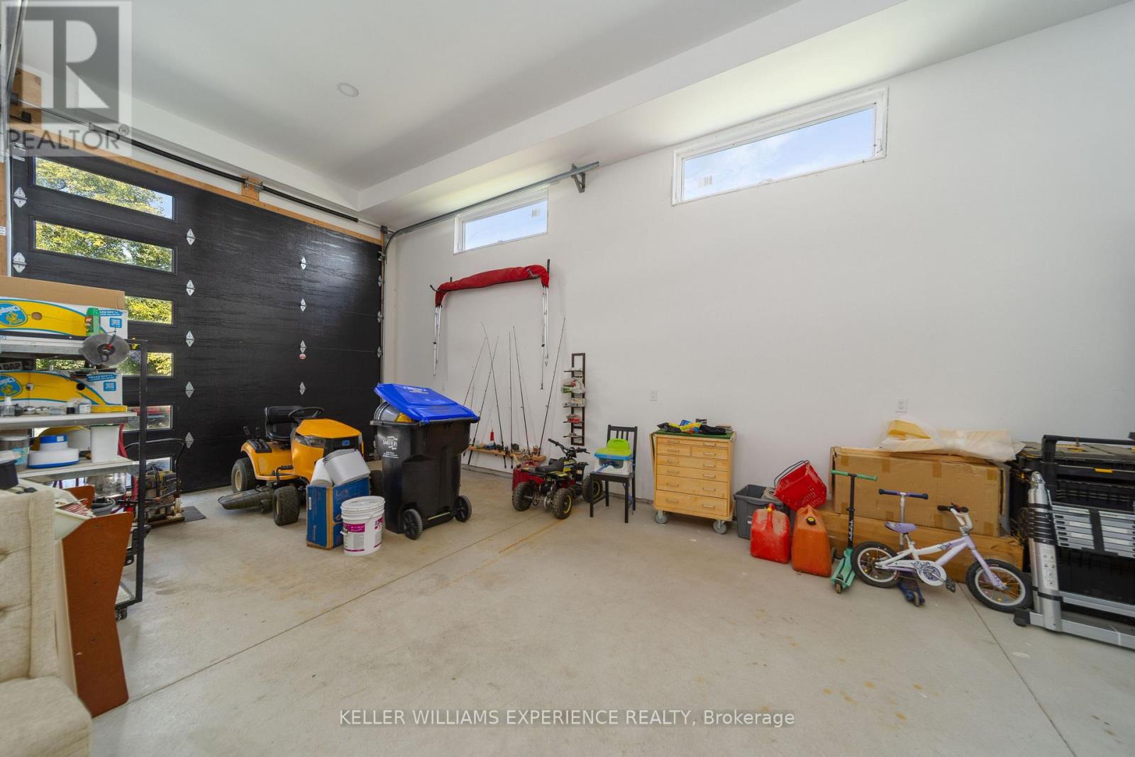 1055 HENRY STREET - 22