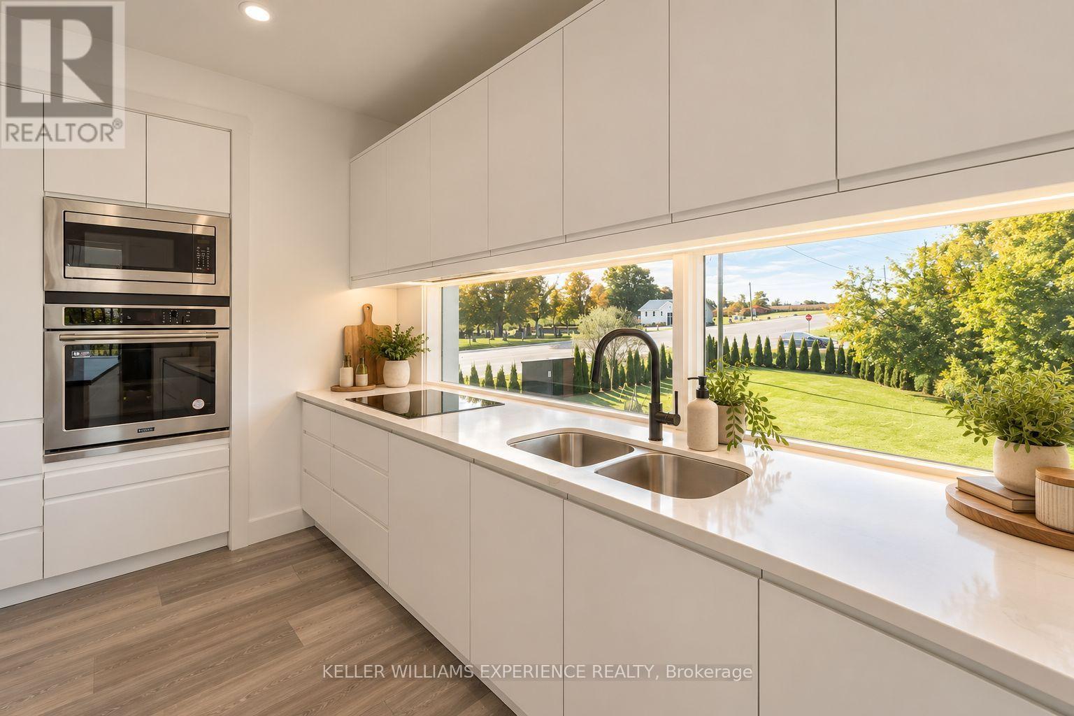 1055 HENRY STREET - 4