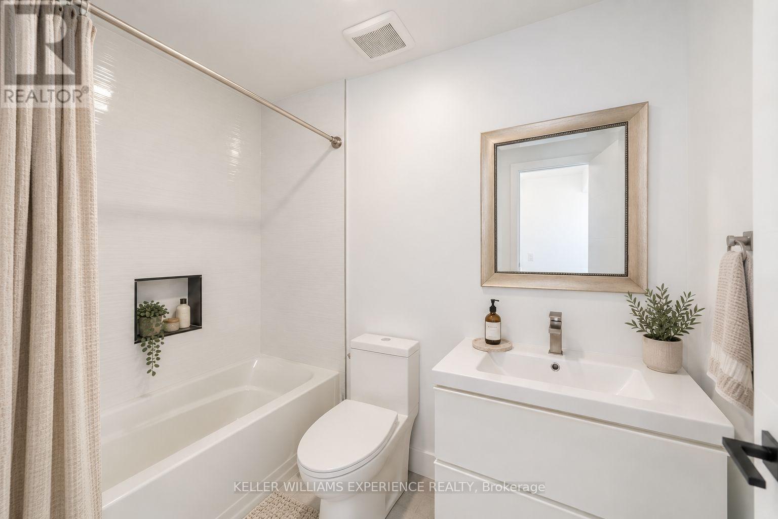 1055 HENRY STREET - 9