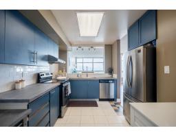 2001 14881 103a Avenue, Surrey, BC V3R0M5 Photo 10