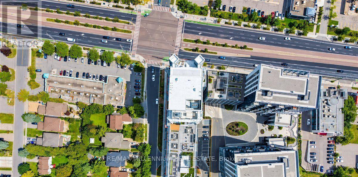 #219 8888 YONGE STREET - 33