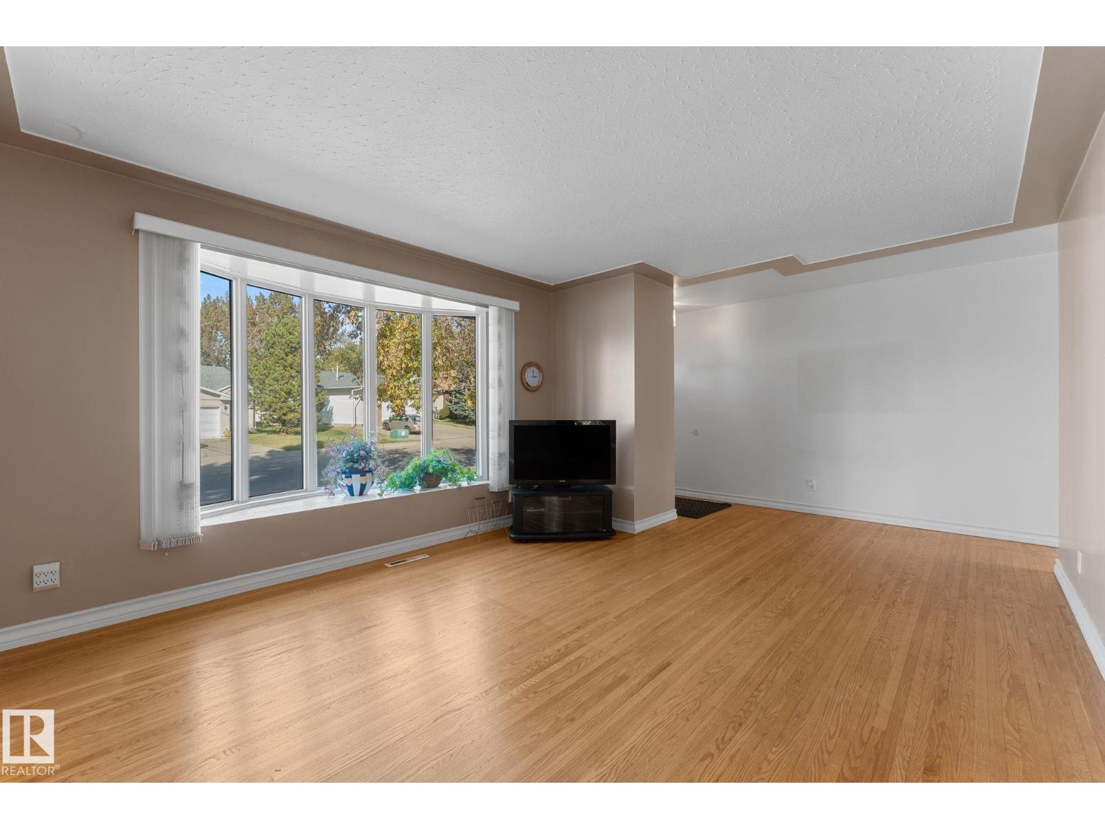 12227 58 ST NW - Image 11