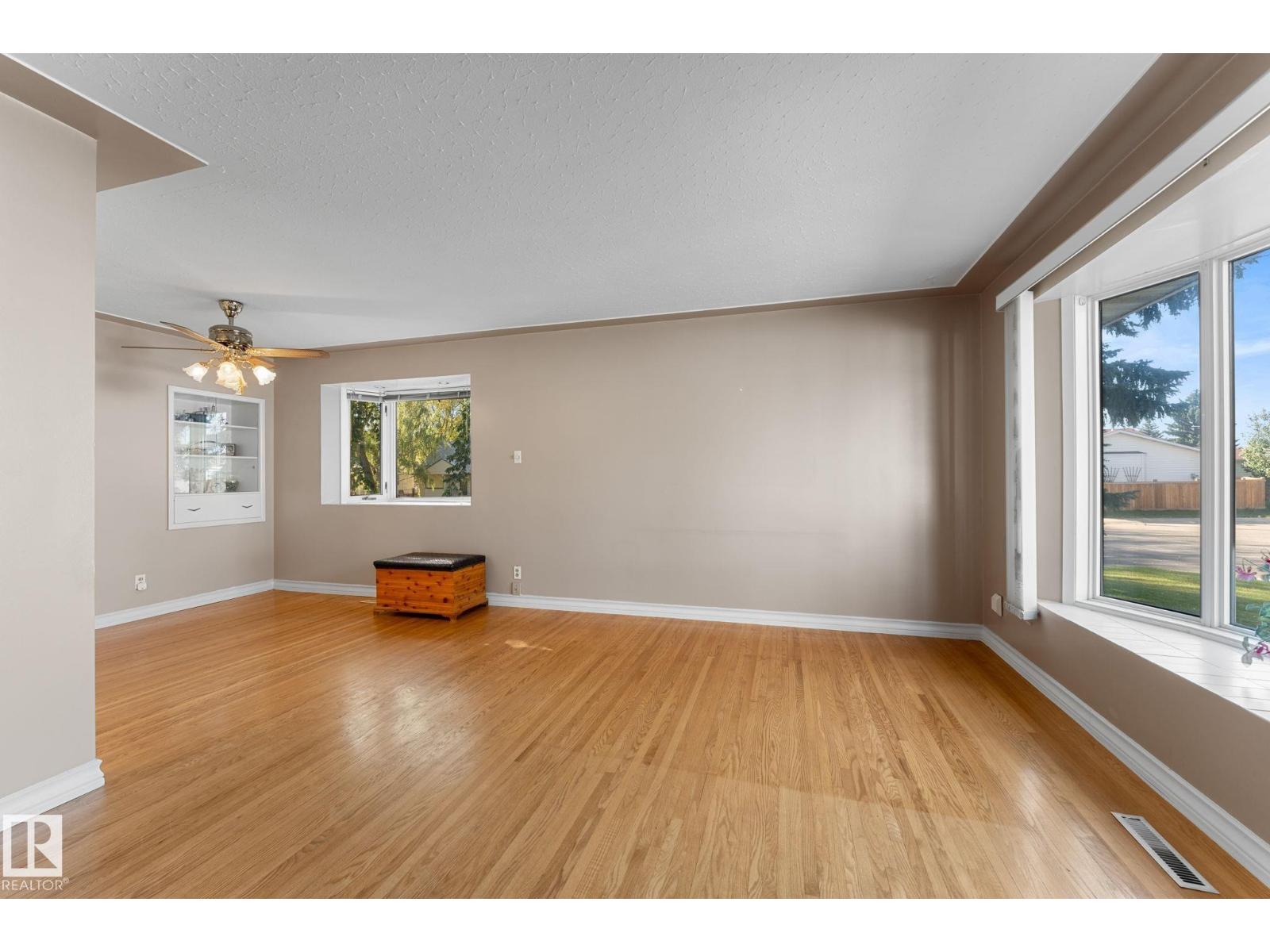 12227 58 ST NW - Image 13