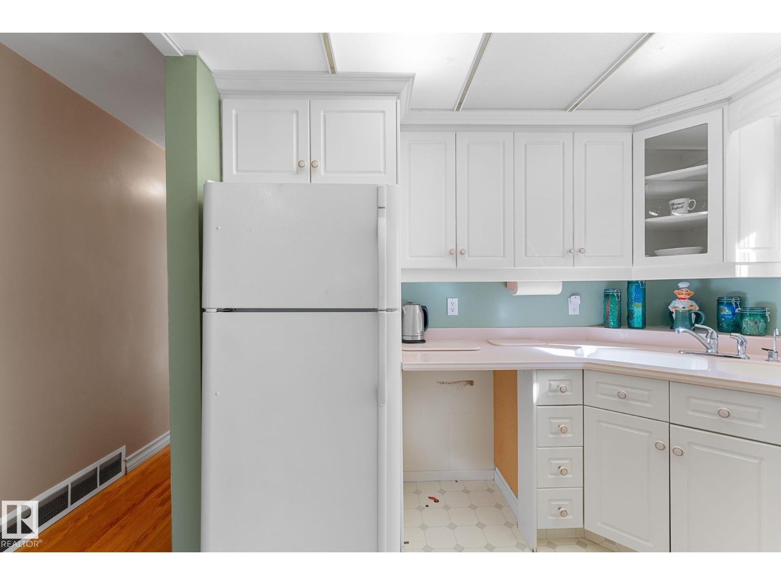 12227 58 ST NW - 20