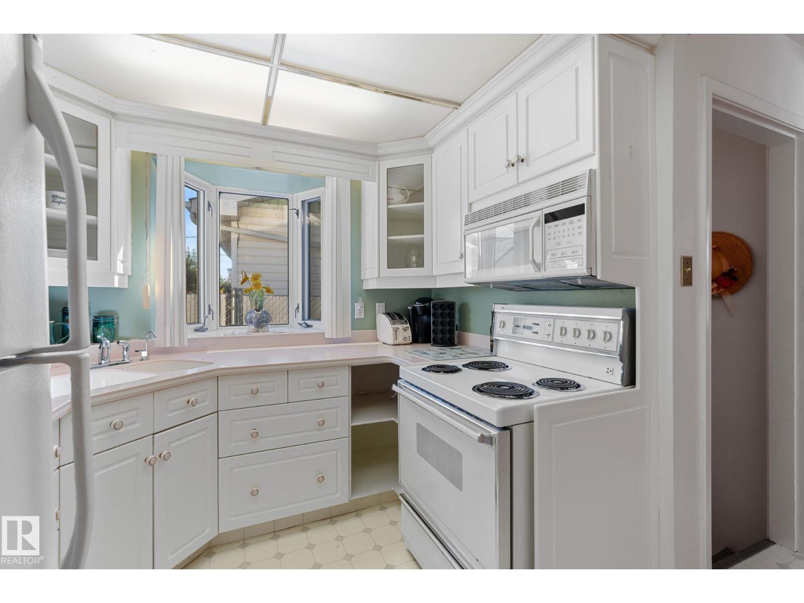 12227 58 ST NW - 21