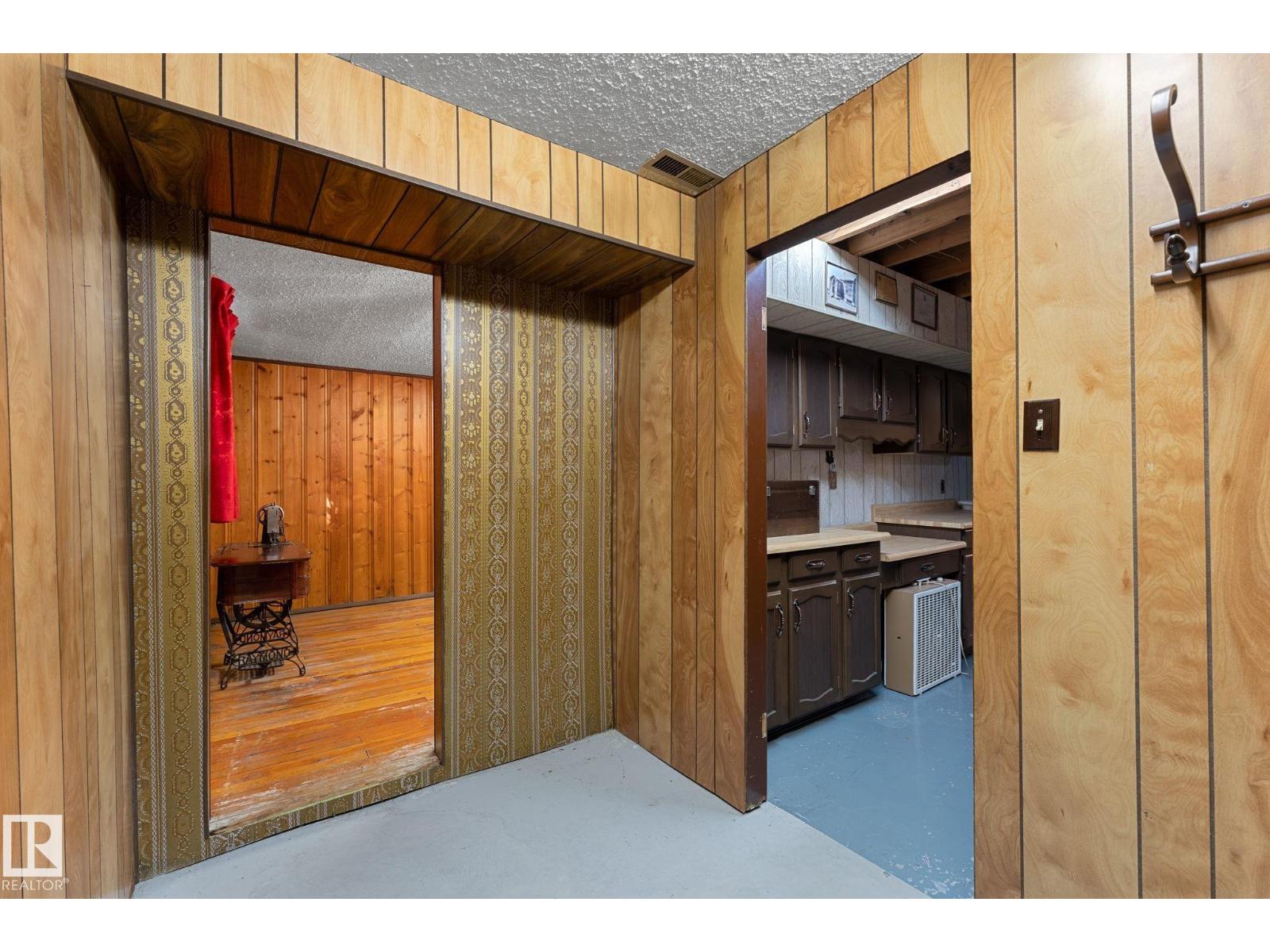 12227 58 ST NW - 30