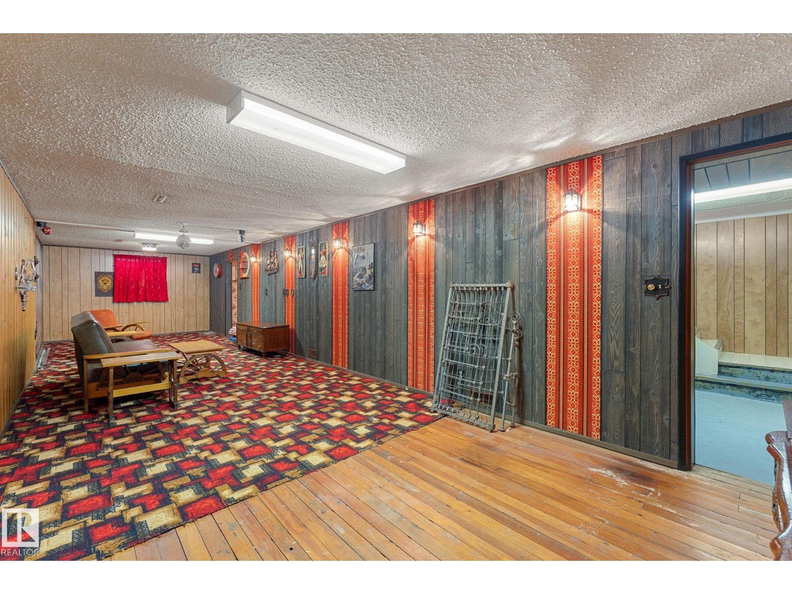 12227 58 ST NW - 33