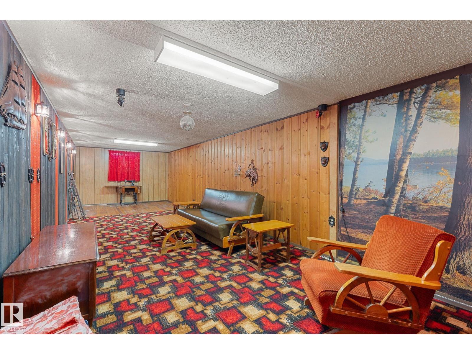 12227 58 ST NW - 34