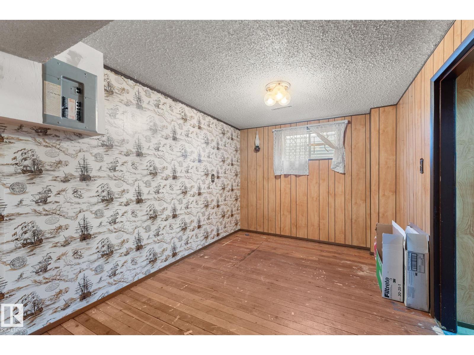 12227 58 ST NW - 36