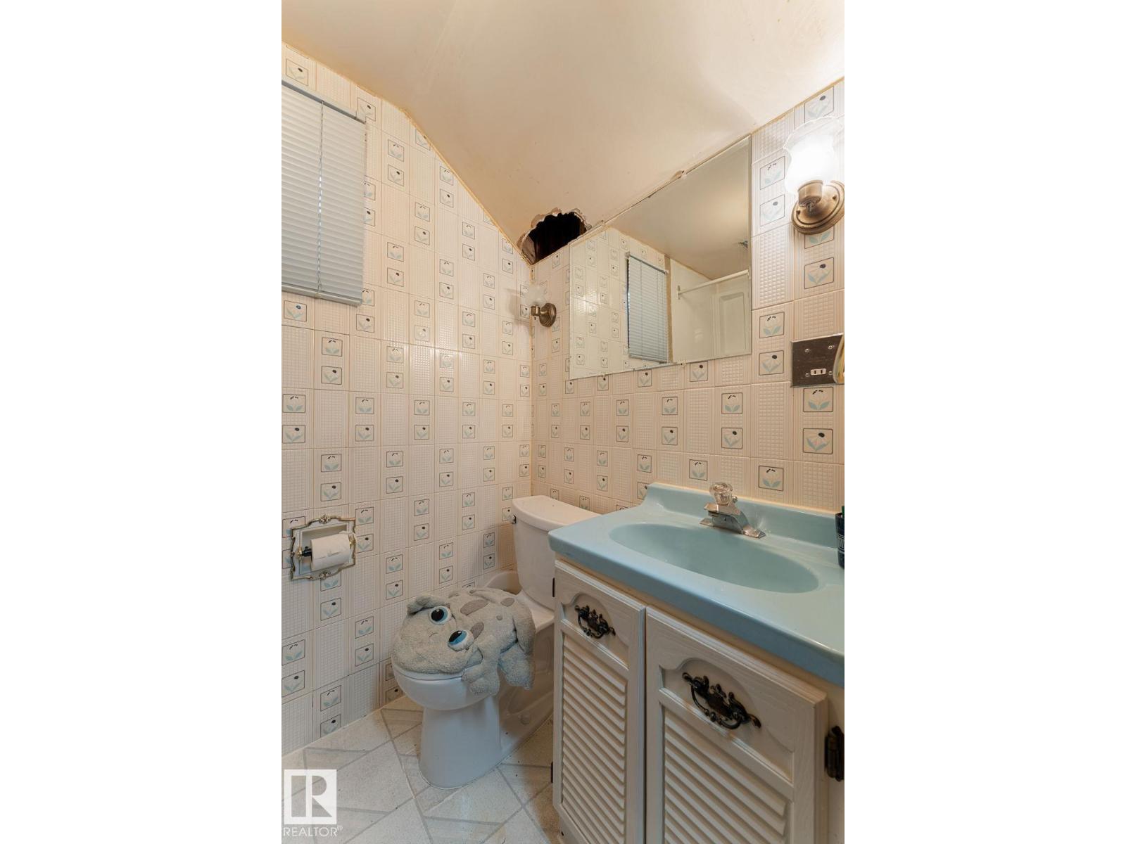 12227 58 ST NW - 41