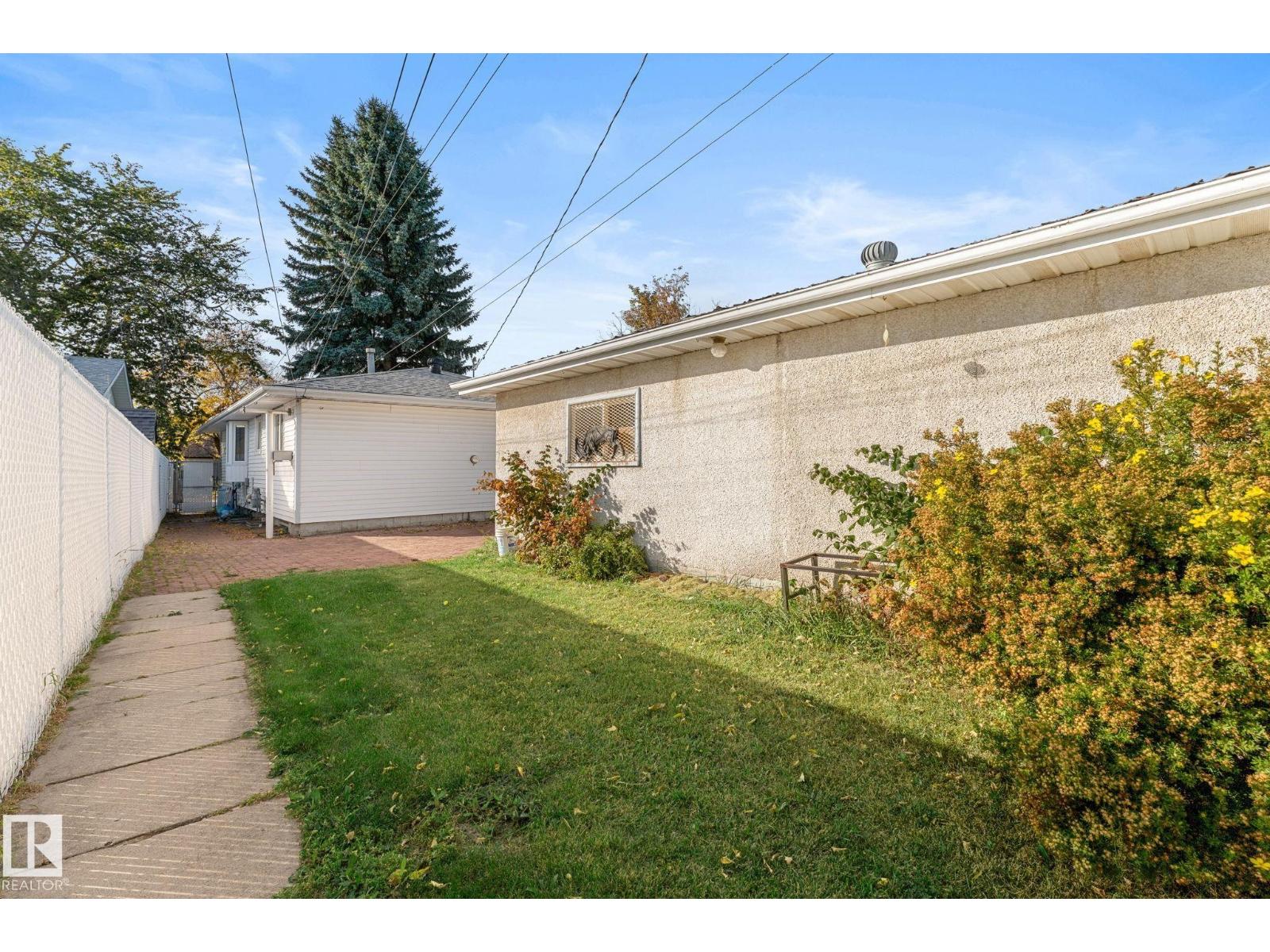 12227 58 ST NW - 46