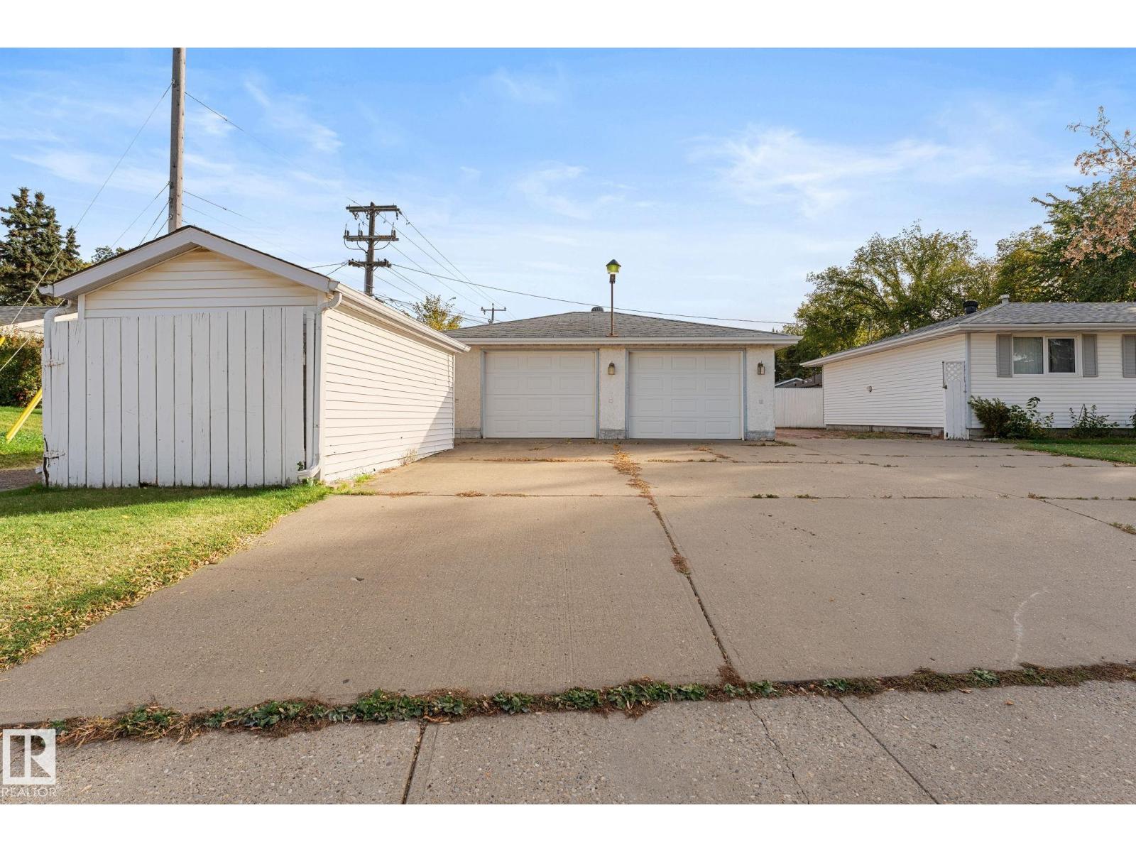 12227 58 ST NW - 5