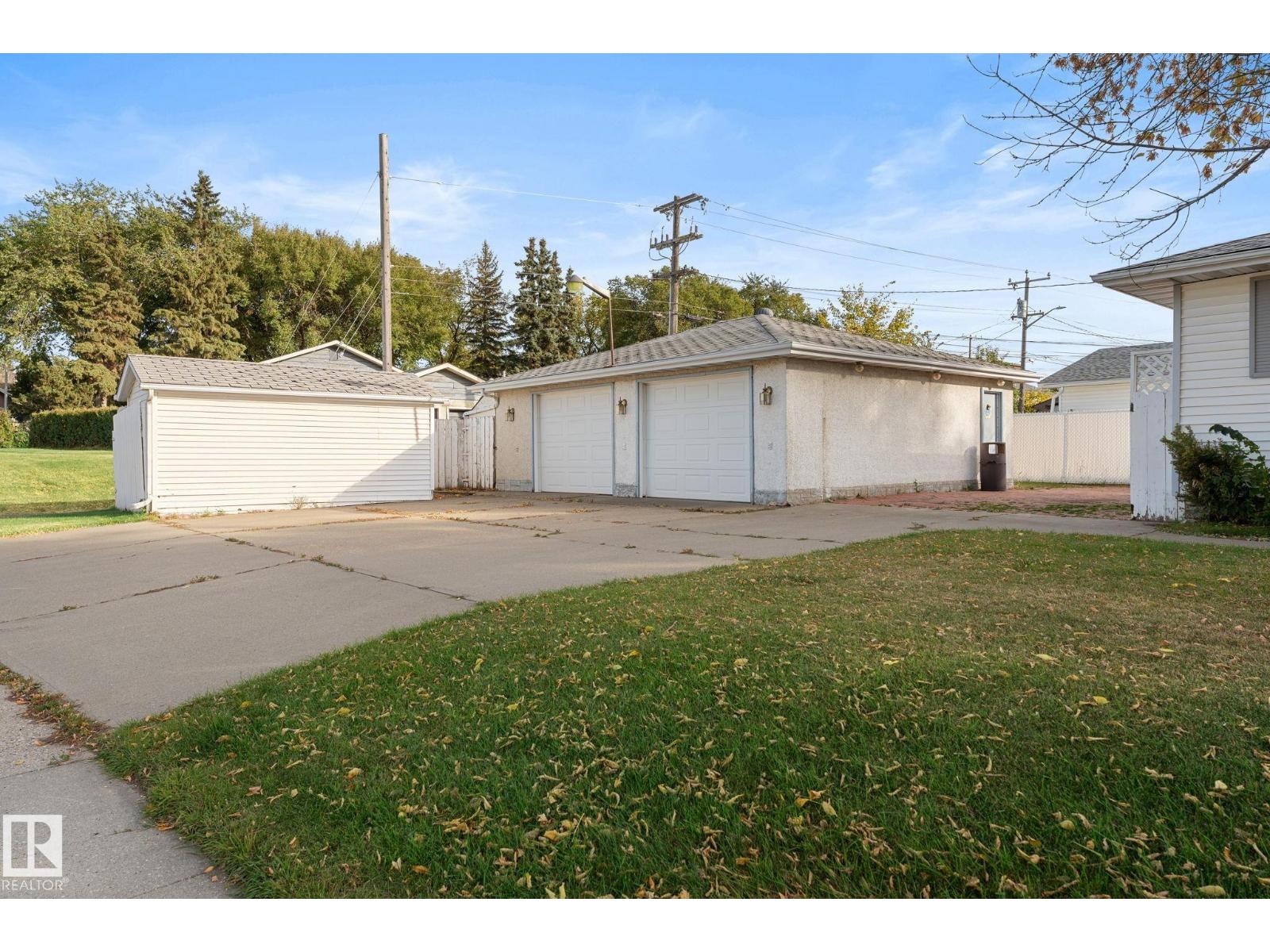 12227 58 ST NW - 6