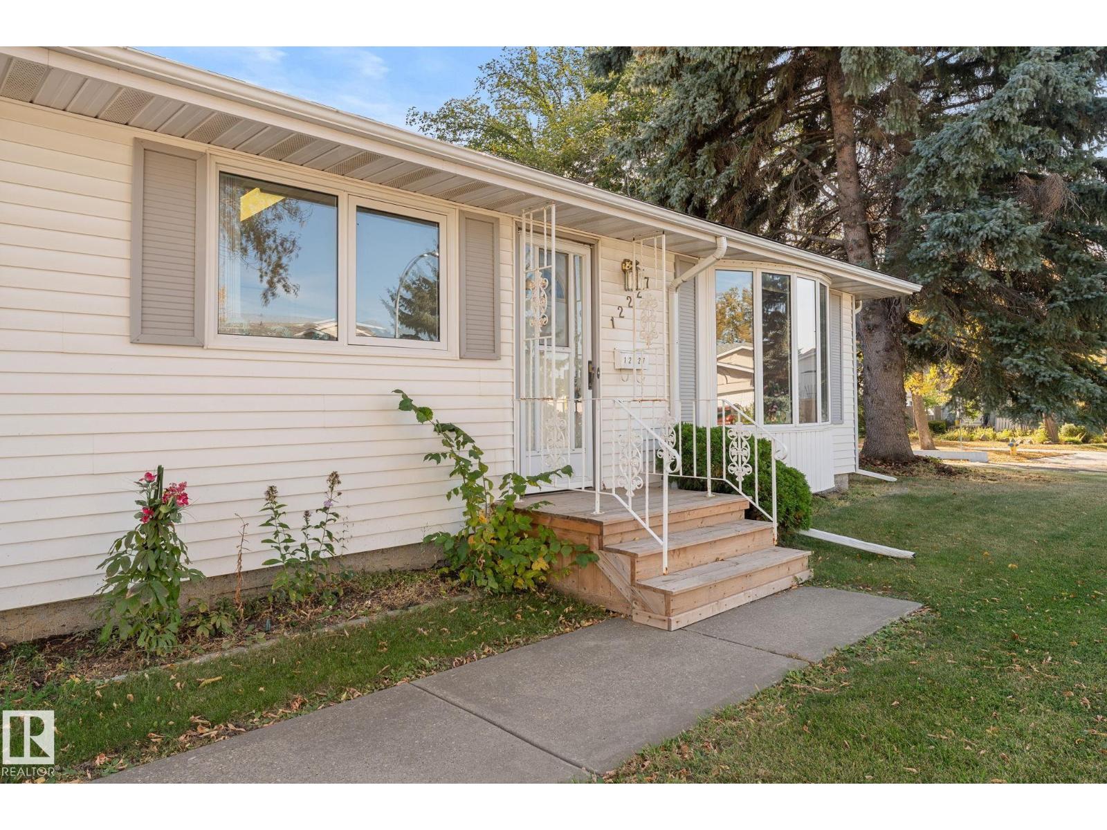 12227 58 ST NW - 7