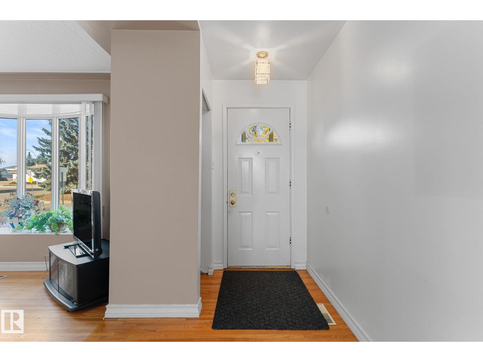 12227 58 ST NW - 8