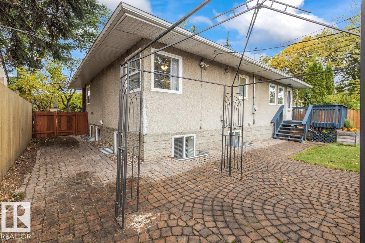 11631 130 ST NW - 29