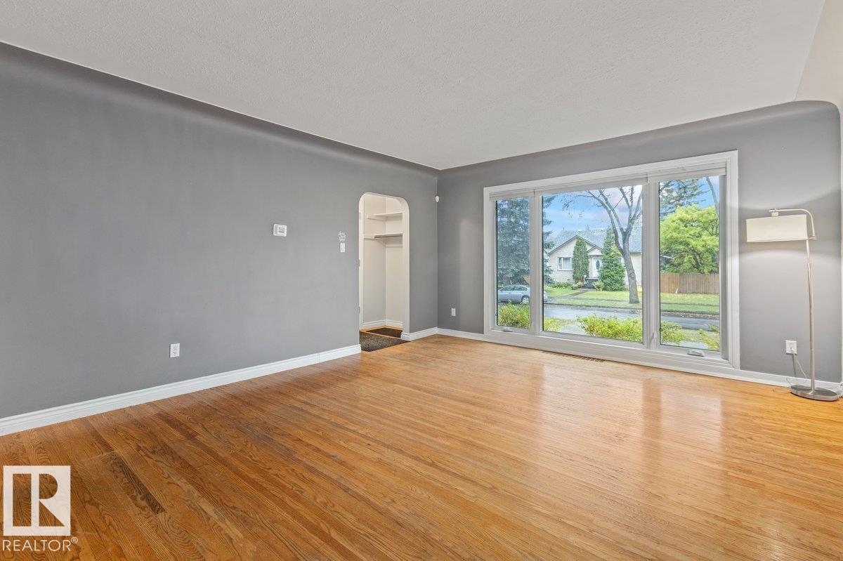 11631 130 ST NW - 5