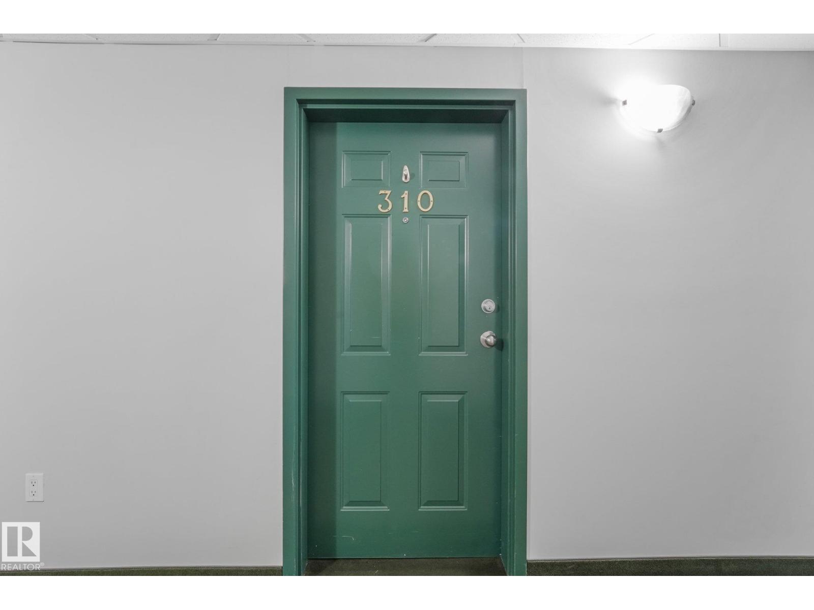 #310 4806 48 AV - 15