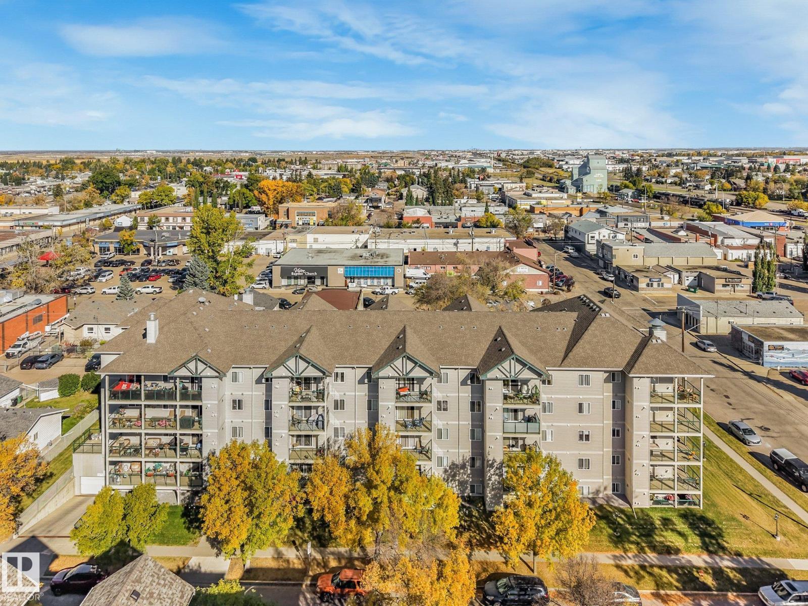 #310 4806 48 AV - 52