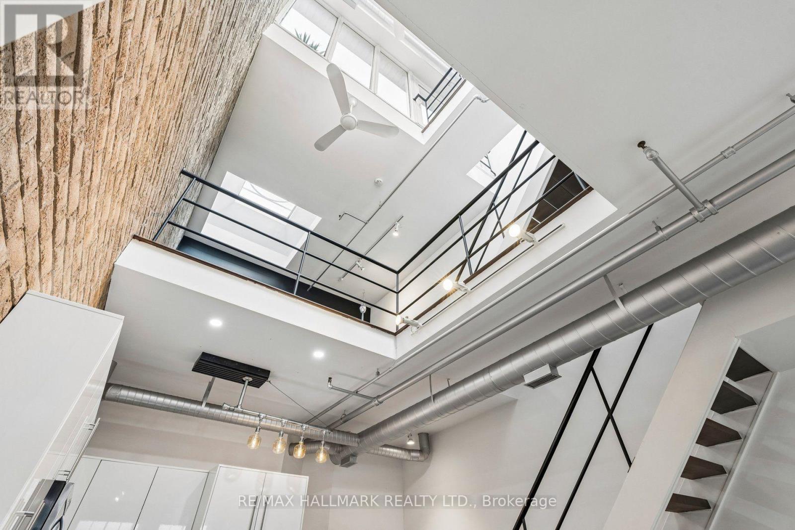 7- 6 Bartlett Avenue, Toronto, ON photo 9