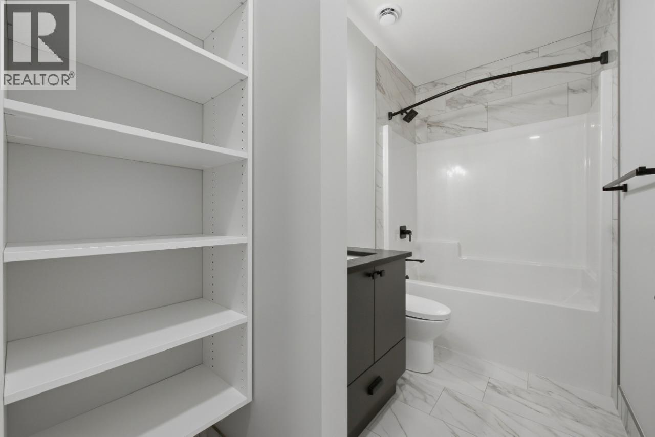 749 Carleton Street photo 38