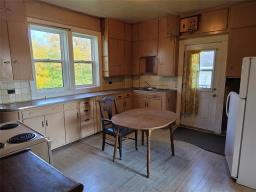 208 2nd Street, Oakville, MB R0H0Y0 Photo 8