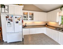 27 Hillcrest Avenue, Kawartha Lakes, ON K0M2B0 Photo 13