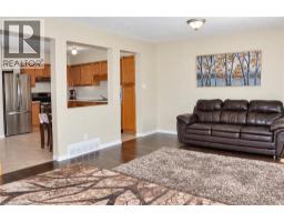 Living room - 525 Oakvale Drive Unit# 2, Waterloo, ON N2T2G8 Photo 6