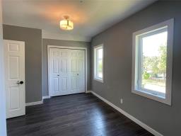 Laundry room - 851 Mcdermot Avenue, Winnipeg, MB R3P0T8 Photo 9