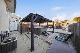 100 Petriw Bay, Winnipeg, MB R2R1K3 Photo 27