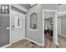 Foyer - 212 Cresthaven Place Sw, Calgary, AB T3B5W4 Photo 8