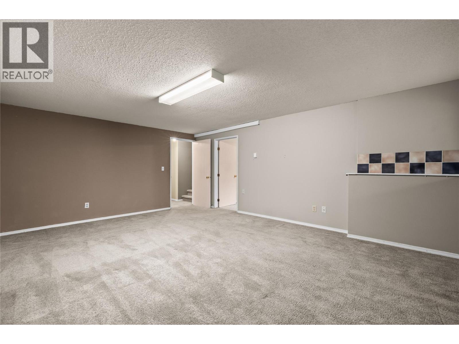 6 3000 Richter Street, Kelowna