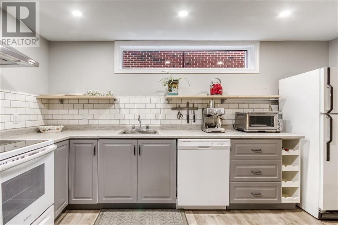 655 Beaton Avenue - Image 32