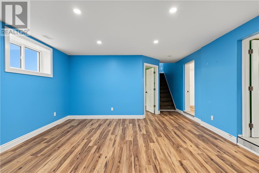 343 Sandra Boulevard - Image 24